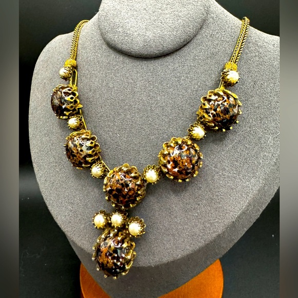 LOT 1377 HIGHLY COLLECTIBLE Christian Dior By Kramer necklace - Picture 1 of 12